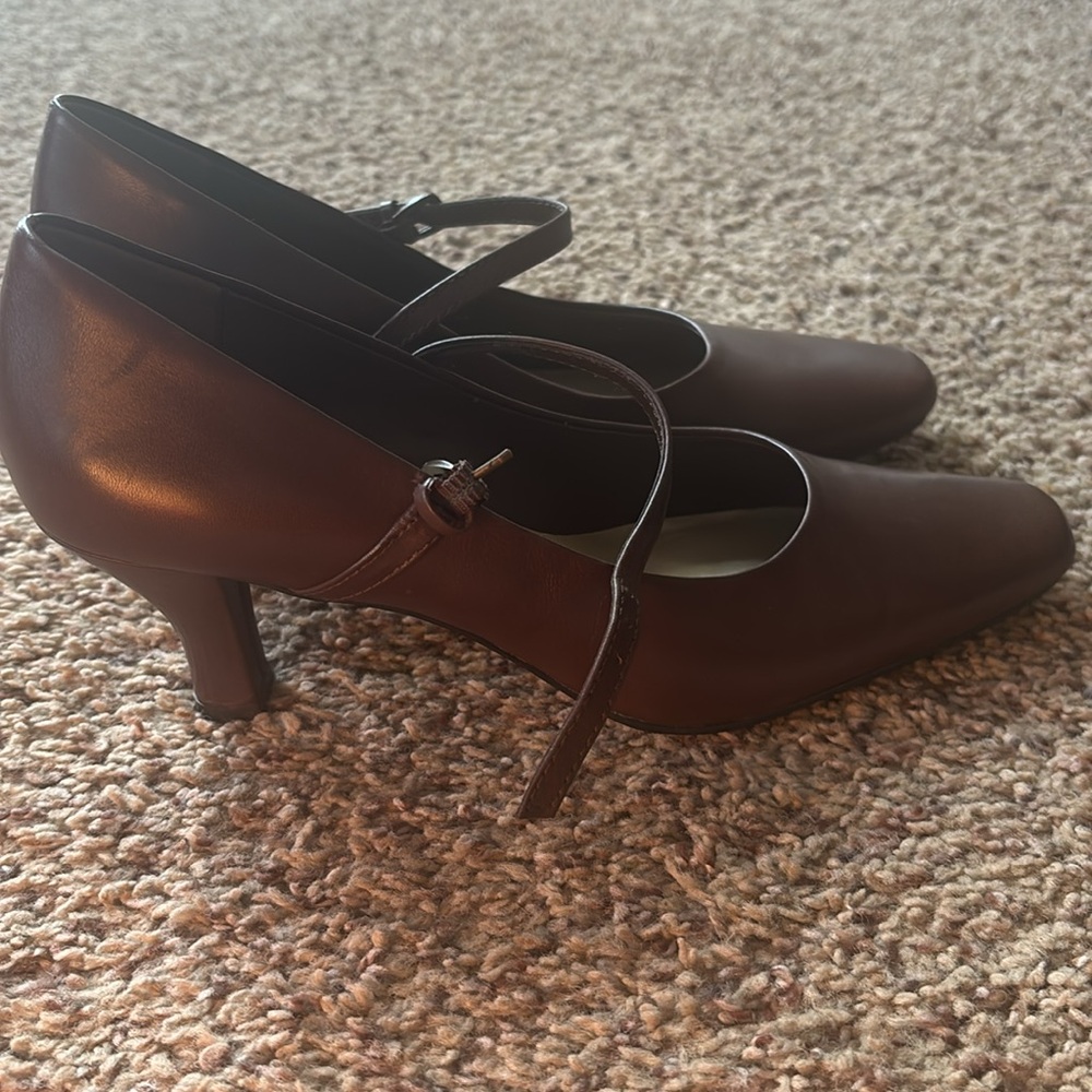 East5th Womens Brown Heels size 6 1/2 - Picture 2 of 6